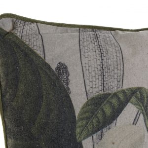 Conjunto de 2 Almofadas Decorativas - Folhas Verdes Conjunto de 2 bonitas almofadas decorativas Folhas Verdes Poliester (inclui enchimento) Preço do conjunto (cada almofada fica a 21€)
