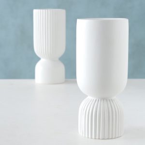 Jarra Cerâmica Branco Mate - Base Riscas Bonita jarra branco mate Em cerâmica Base com efeito riscas