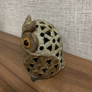Coruja Dourada Bonita peça decorativa coruja Com pormenores dourados