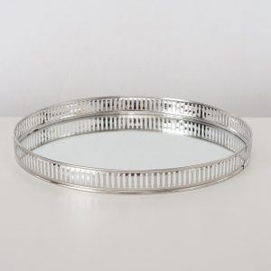 Bandeja Redonda em Metal e Espelho Bonita Bandeja redonda em metal prateado e funco em espelho