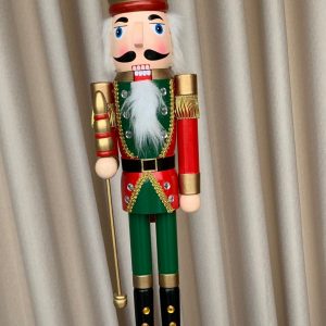 Soldado Quebra Nozes 60 Cms – Mod. 2 Bonita peça decorativa de Natal em Madeira Pintada