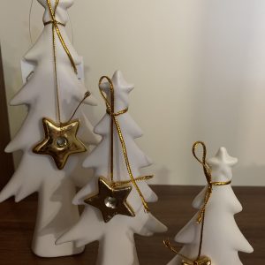 Conj. 3 Arvores Bonito conjunto de 3 mini árvores em porcelana A medida referida é da árvore mais alta