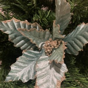 Pé de Flor - Turquesa Bonita flor decorativa em veludo turquesa com pormenores dourados