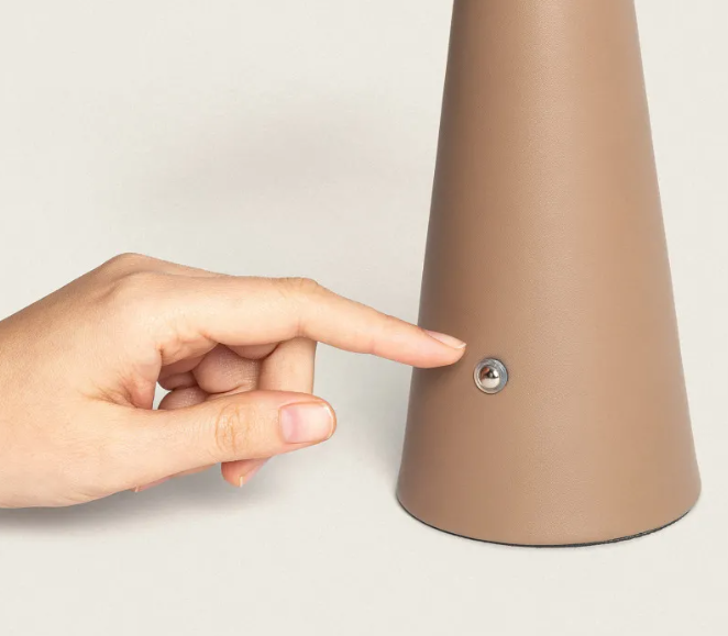 Candeeiro Mesa – LED sem Fio (Castanho Claro)