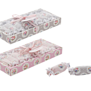 Set 8 Sacos Perfumados - Rebuçados Caixa com 8 sacos em tecido perfumados. Fragrância Vintage Rosas Pode servir como uma bonita lembrança ou para perfumar roupas em gavetas, roupeiros, etc.
