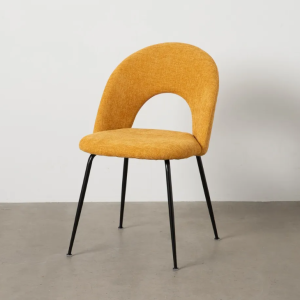 Cadeira Estofada - Amarelo Bonita cadeira estofada em tecido chenile amarelo, pés em metal preto