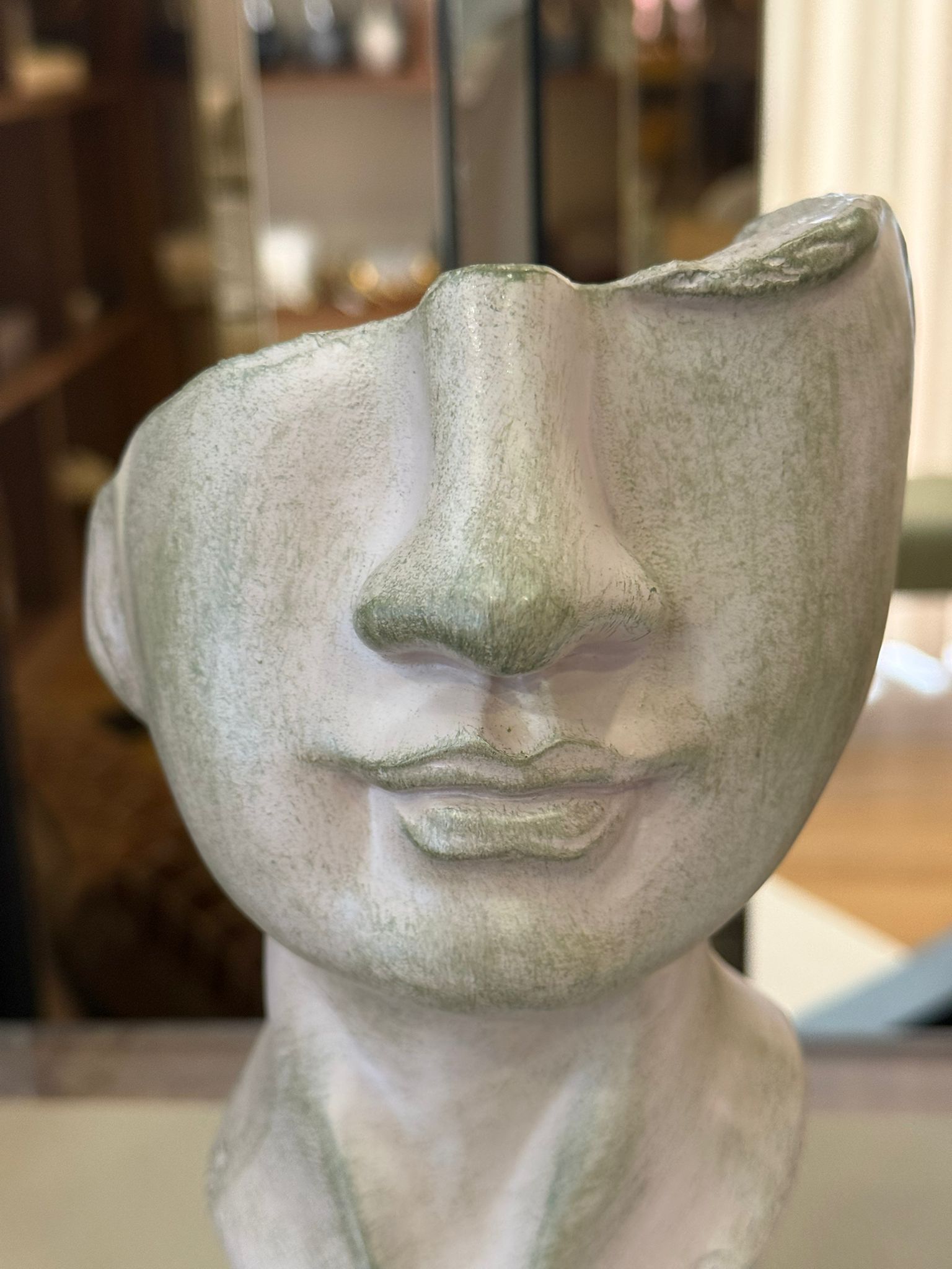 Figura Rosto Bege Poliresina