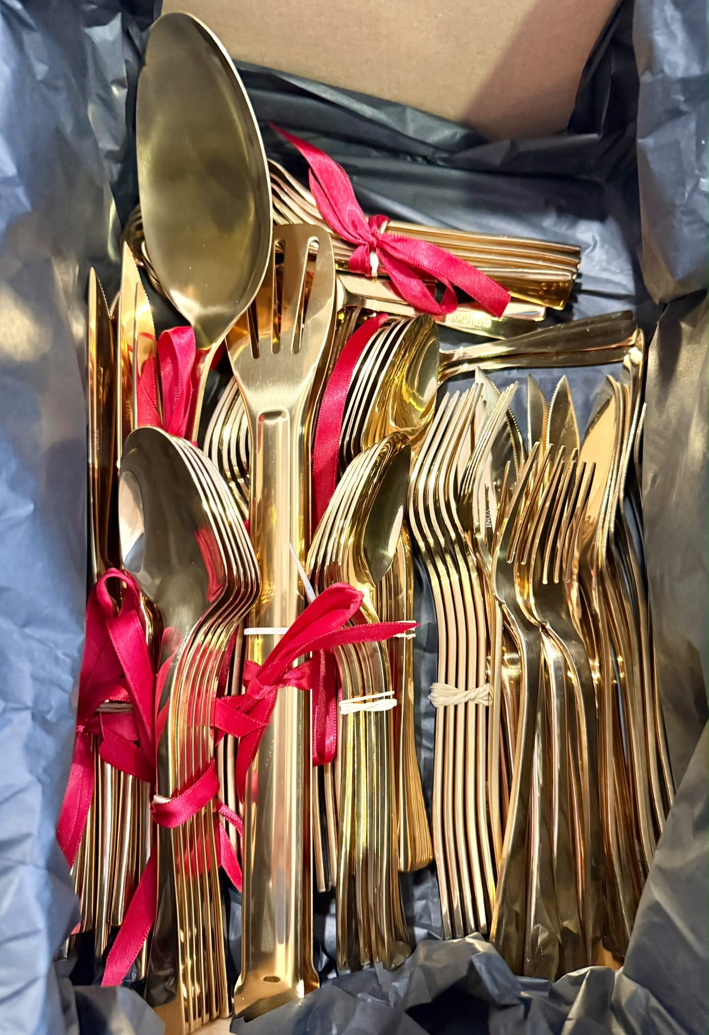 Conjunto de Talheres em Inox Dourado - 88 Peças